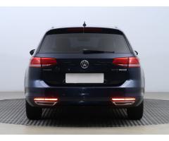 Volkswagen Passat 2.0 TDI 110kW - 6