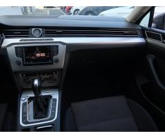 Volkswagen Passat 2.0 TDI 110kW - 11