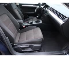 Volkswagen Passat 2.0 TDI 110kW - 12