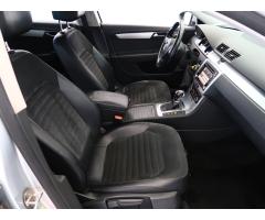 Volkswagen Passat 2.0 TDI 103kW - 12