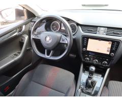 Škoda Octavia 2.0 TSI 140kW - 9