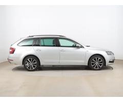 Škoda Octavia 2.0 TDI 110kW - 8