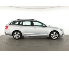 Škoda Octavia 2.0 TDI 110kW - 8