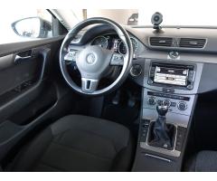 Volkswagen Passat 2.0 TDI 103kW - 9