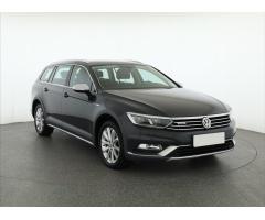 Volkswagen Passat 2.0 TDI 110kW - 1