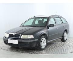 ŠKODA SUPERB COMBI 2.0TDI 140 LAURIN&K 4X4 DSG 7ST