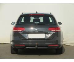 Volkswagen Passat 2.0 TDI 110kW - 6