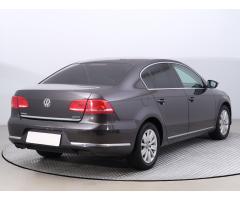 Volkswagen Passat 2.0 TDI 103kW - 7