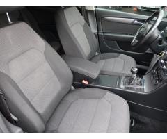 Volkswagen Passat 2.0 TDI 103kW - 12