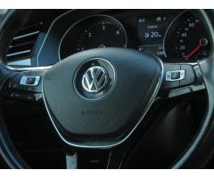 Volkswagen Passat 2.0 TDI 110kW - 29