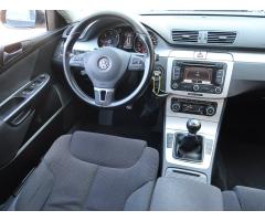 Volkswagen Passat 2.0 TDI 105kW - 9