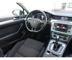 Volkswagen Passat 2.0 TDI 110kW - 9