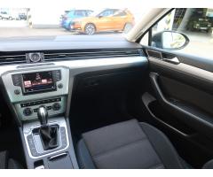 Volkswagen Passat 2.0 TDI 110kW - 11