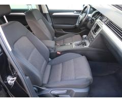 Volkswagen Passat 2.0 TDI 110kW - 12