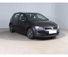 Volkswagen Golf Variant R-Line mHEV DSG Zlevněno o 16 000 Kč