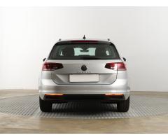 Volkswagen Passat 2.0 TDI 110kW - 6