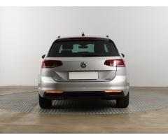 Volkswagen Passat 2.0 TDI 140kW - 6