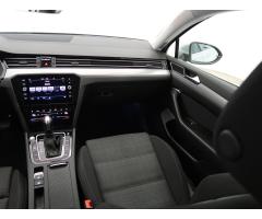 Volkswagen Passat 2.0 TDI 110kW - 11