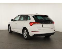 Audi Q3 S tronic DSG Zlevněno o 22 000 Kč