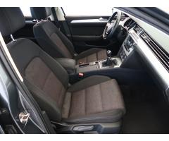 Volkswagen Passat 2.0 TDI 110kW - 12