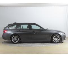 BMW Řada 3 330 i xDrive 185kW - 9