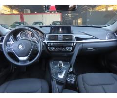 BMW Řada 3 330 i xDrive 185kW - 11