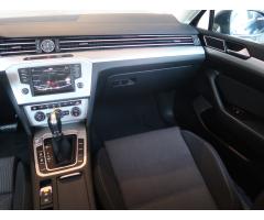 Volkswagen Passat 1.8 TSI 132kW - 11