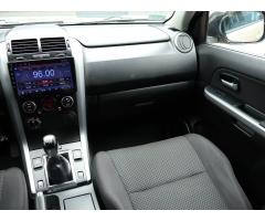 Suzuki Grand Vitara 2.0 103kW - 11