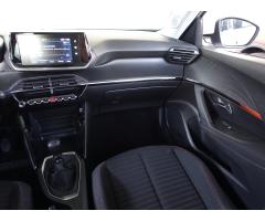 Peugeot 2008 1.2 PureTech 74kW - 11