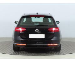 Volkswagen Passat 2.0 TDI 110kW - 6