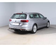 Volkswagen Passat 2.0 TDI 110kW - 7