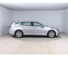 Volkswagen Passat 2.0 TDI 110kW - 8