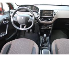 Peugeot 2008 1.2 PureTech 60kW - 9