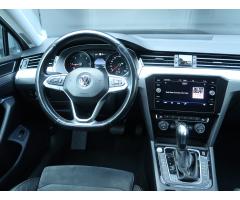 Volkswagen Passat 2.0 TDI 110kW - 9