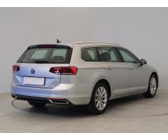 Volkswagen Passat 2.0 TDI 110kW - 7