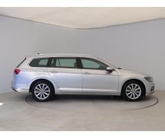 Volkswagen Passat 2.0 TDI 110kW - 8