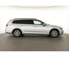 Volkswagen Passat 2.0 TDI 110kW - 8