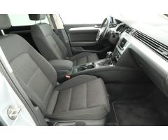 Volkswagen Passat 2.0 TDI 110kW - 10