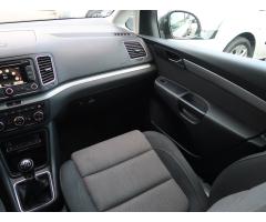 Volkswagen Sharan 2.0 TDI 103kW - 11