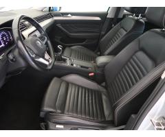 Volkswagen Passat 2.0 TDI 110kW - 16