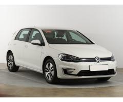 Volkswagen Golf Variant R-Line mHEV DSG Zlevněno o 16 000 Kč