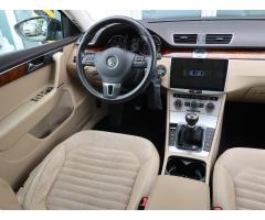 Volkswagen Passat 2.0 TDI 103kW - 9