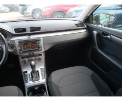 Volkswagen Passat 2.0 TDI 130kW - 11