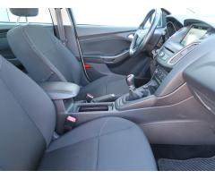 Ford Focus 1.6 i 77kW - 12