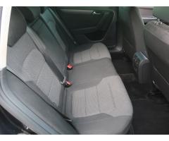 Volkswagen Passat 2.0 TDI 130kW - 13