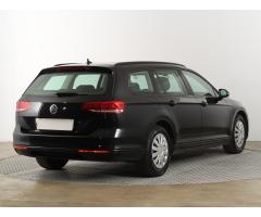 Volkswagen Passat 2.0 TDI 110kW - 7