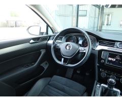 Volkswagen Passat 2.0 TDI 110kW - 9