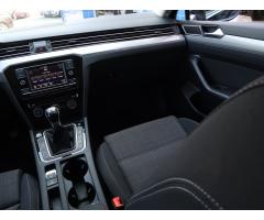 Volkswagen Passat 1.5 TSI 110kW - 11