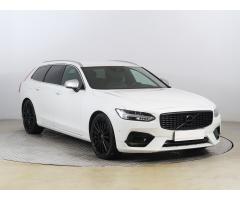 Volvo XC40 2,0 D3 DRIVE-E Momentum PRO Awd 4x4 Automat 1 MAJ ČR