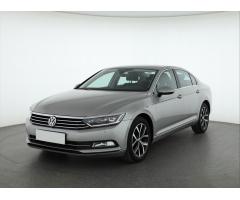 Volkswagen Golf Variant R-Line mHEV DSG Zlevněno o 16 000 Kč